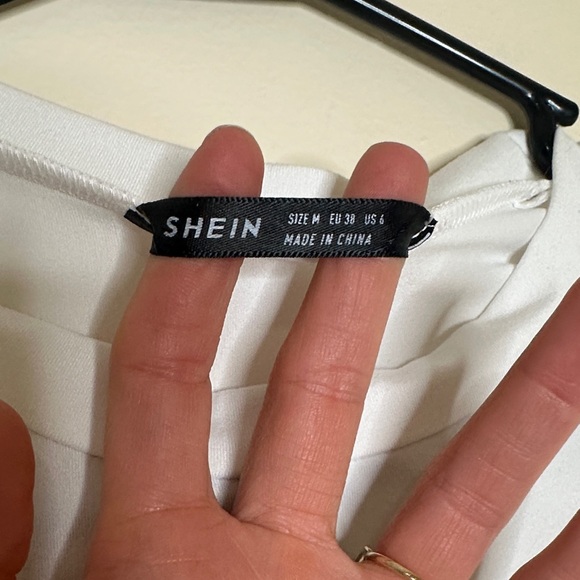 SHEIN Elegant Cream Garment with Black Tag - Picture 2 of 4